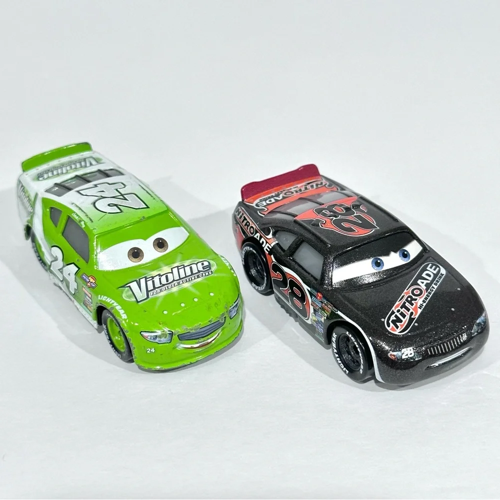 Disney Cars Brick Yardley #24 Vitoline, Aiken Axler #28 Nitroade Die-cast